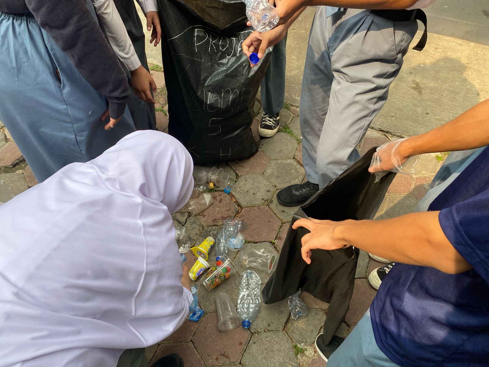 pengumpulan dan penimbangan sampah4